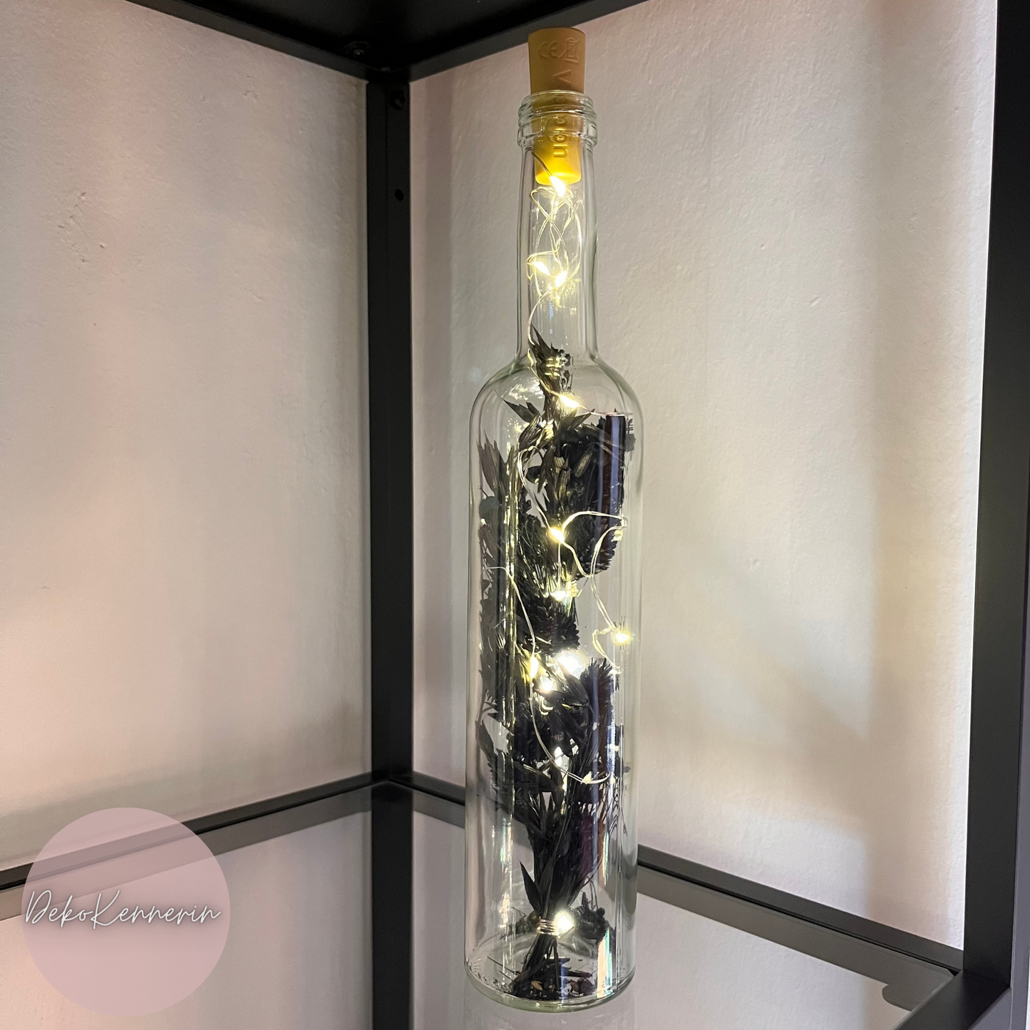 Flowerbottle mit Trockenblumen - Black and White