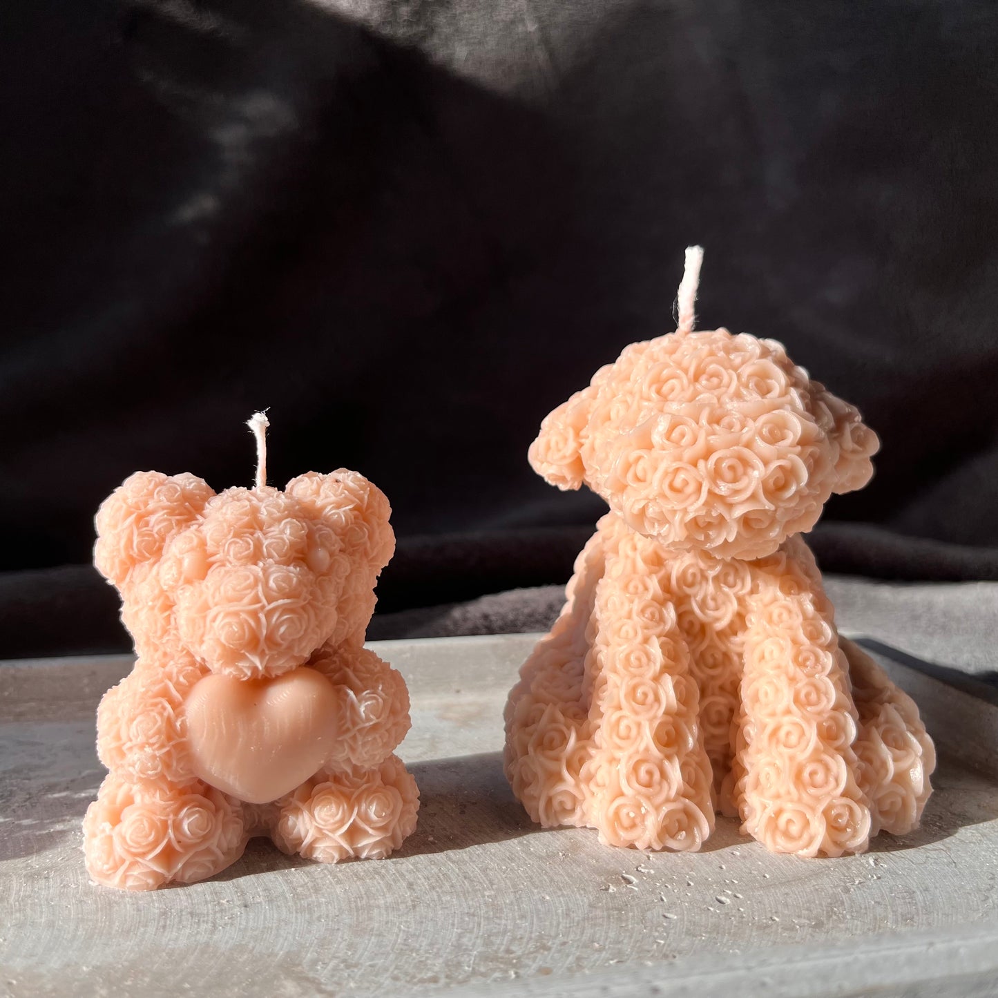 Teddybär mit Rosenmuster und Herz - Rosenbär