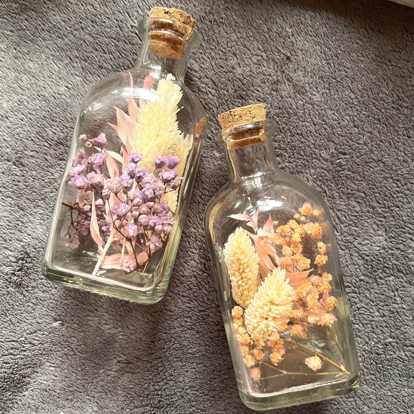 Flowerbottle mit Trockenblumen Mini - Schleierkraut